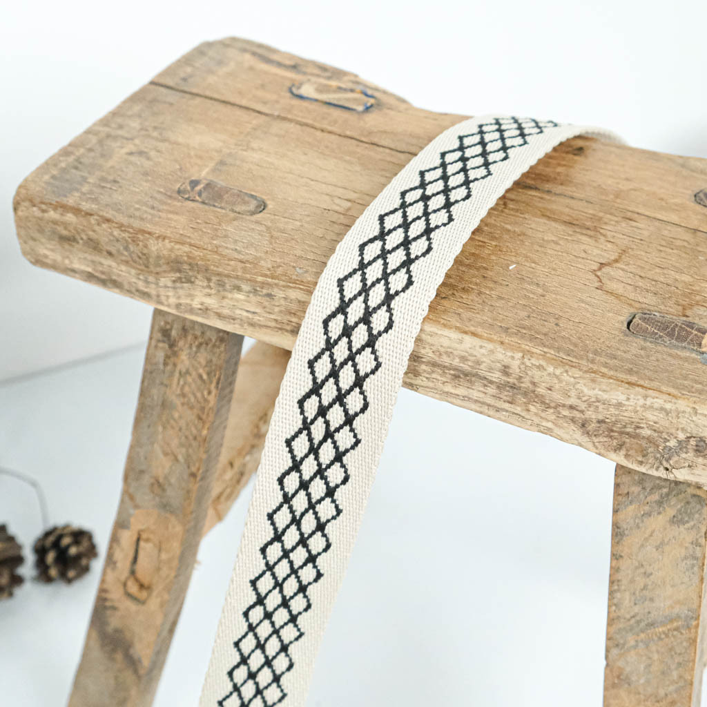 Black Diamond-Patterned Strap - Maison Klem
